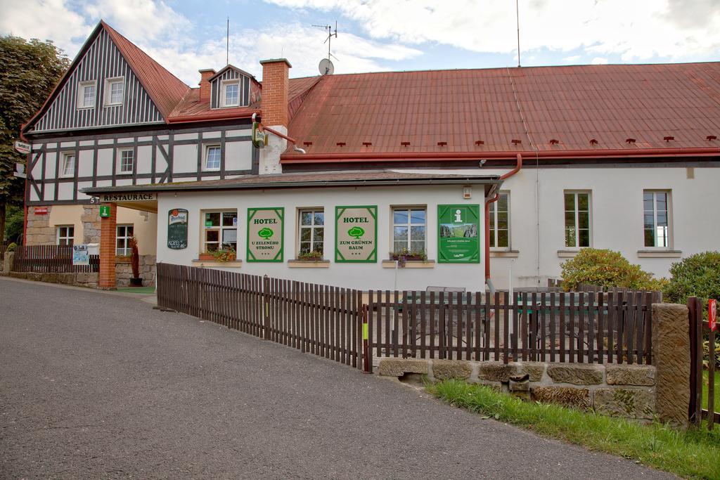 Hotel U Zeleneho Stromu - Zum Gruenen Baum Хренско Экстерьер фото