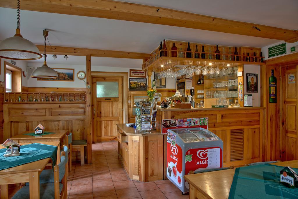 Hotel U Zeleneho Stromu - Zum Gruenen Baum Хренско Экстерьер фото