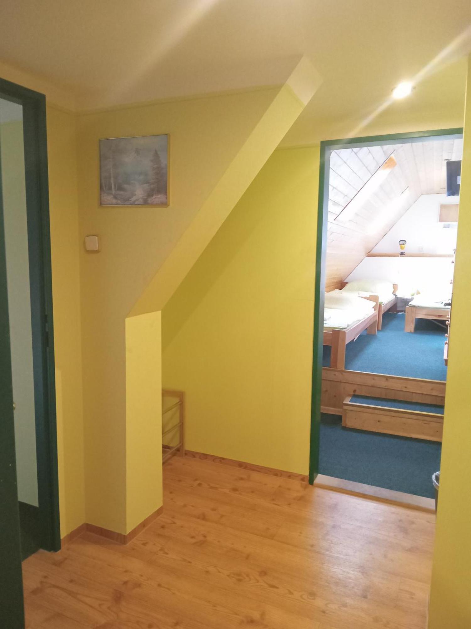 Hotel U Zeleneho Stromu - Zum Gruenen Baum Хренско Экстерьер фото